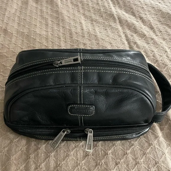 Fossil Black Genuine Leather Toiletry Bag(Men’s) - Picture 2 of 9